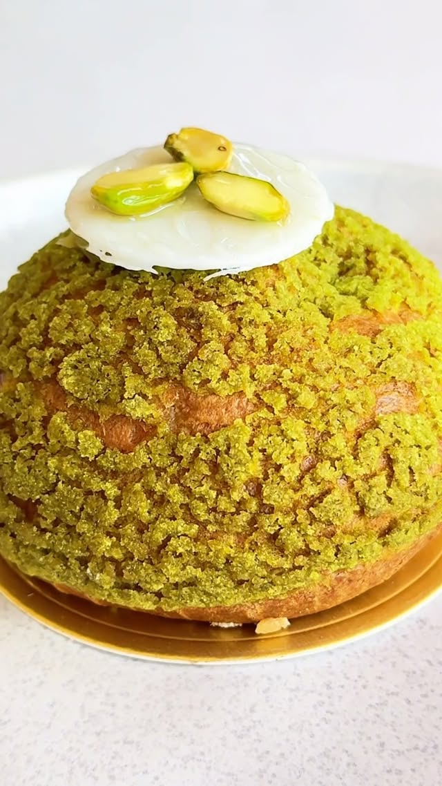 Pistachio choux closeup